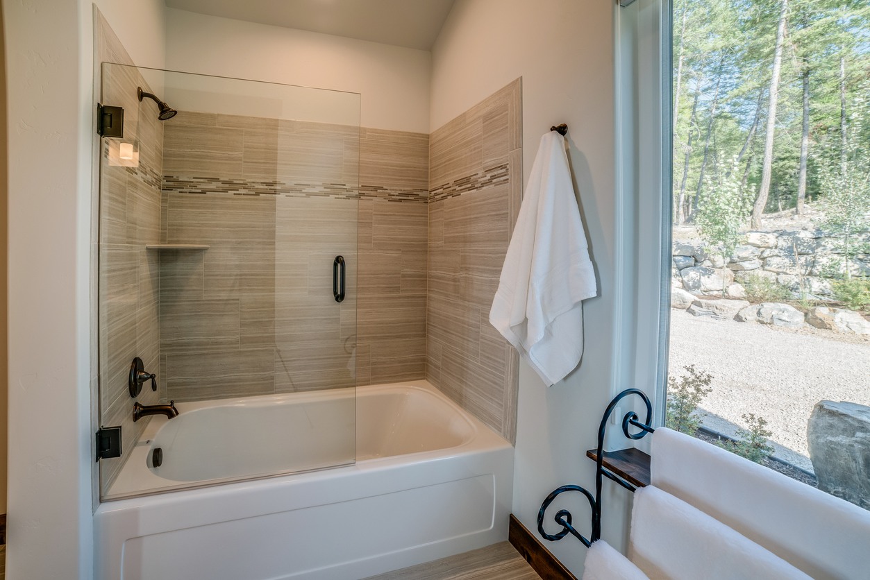 Shower & Tub Installation in Black Hat